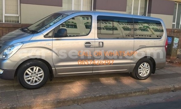 Nunua Ilio tumika Hyundai H1 Silver Gari ndani ya Big Bend nchini Wilaya ya Lubombo Nunua Ilio tumika Hyundai H1 Silver Gari ndani ya Big Bend nchini Wilaya ya Lubombo