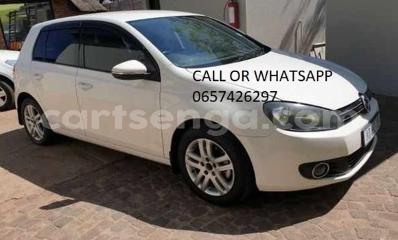 Nunua Ilio tumika Volkswagen Golf White Gari ndani ya Big Bend nchini Wilaya ya Lubombo