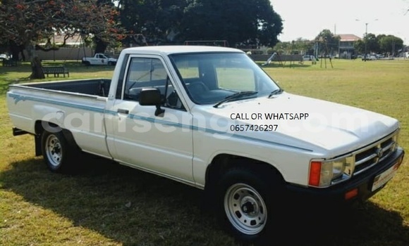 Nunua Ilio tumika Toyota Hilux White Gari ndani ya Hluti nchini Wilaya ya Shiselweni Nunua Ilio tumika Toyota Hilux White Gari ndani ya Hluti nchini Wilaya ya Shiselweni