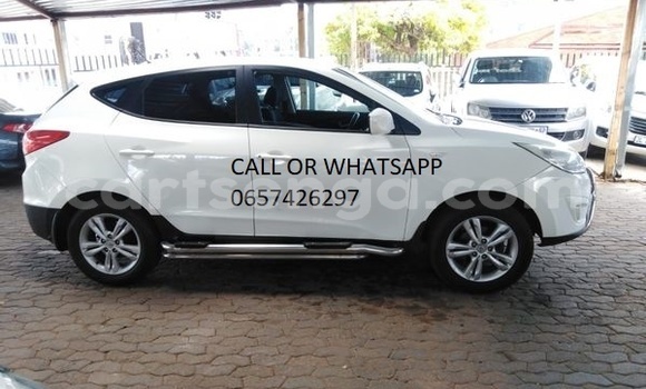 Nunua Ilio tumika Hyundai ix35 White Gari ndani ya Manzini nchini Manzini