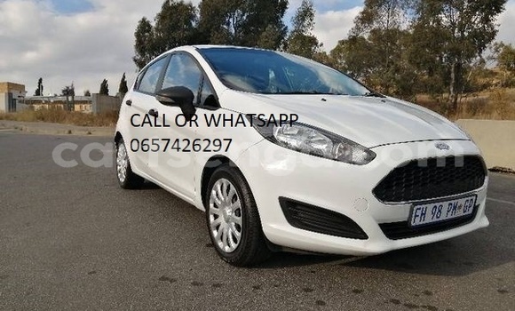 Acheter Occasion Voiture Ford Fiesta Blanc à Bulembu, Hhohho Acheter Occasion Voiture Ford Fiesta Blanc à Bulembu, Hhohho
