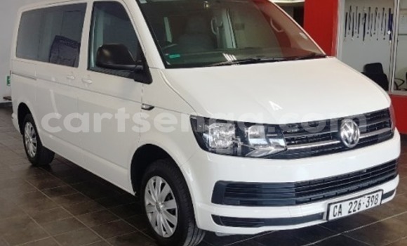 Buy Used Volkswagen Caravelle White Car in Bhunya in Manzini Buy Used Volkswagen Caravelle White Car in Bhunya in Manzini