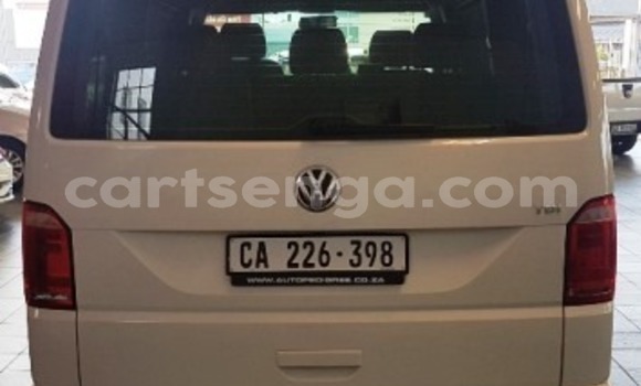 Buy Used Volkswagen Caravelle White Car in Bhunya in Manzini Buy Used Volkswagen Caravelle White Car in Bhunya in Manzini