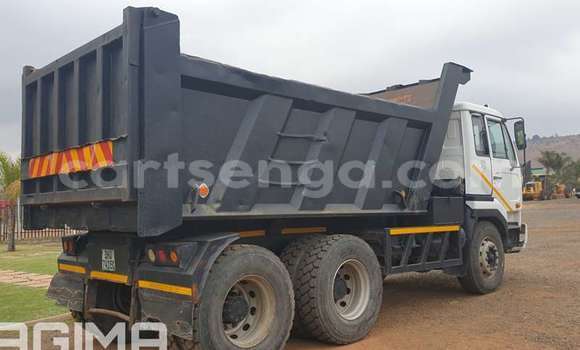 Acheter Occasion Utilitaire Nissan UD Blanc à Mbabane, Manzini Acheter Occasion Utilitaire Nissan UD Blanc à Mbabane, Manzini