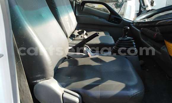 Acheter Occasion Utilitaire Hino 300 Series Blanc à Mbabane, Manzini Acheter Occasion Utilitaire Hino 300 Series Blanc à Mbabane, Manzini