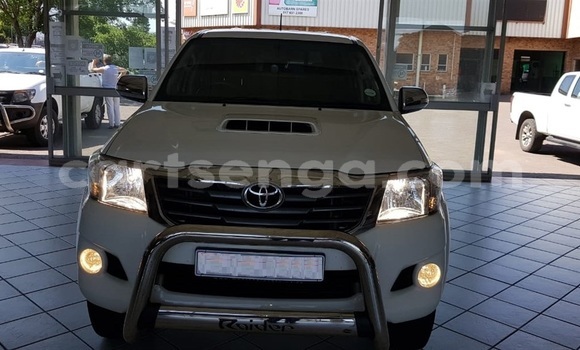Buy Used Toyota Hilux White Car in Mbabane in Manzini Buy Used Toyota Hilux White Car in Mbabane in Manzini
