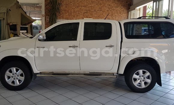Buy Used Toyota Hilux White Car in Mbabane in Manzini Buy Used Toyota Hilux White Car in Mbabane in Manzini
