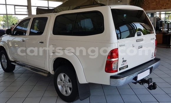 Buy Used Toyota Hilux White Car in Mbabane in Manzini Buy Used Toyota Hilux White Car in Mbabane in Manzini