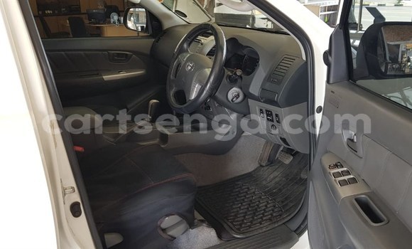 Buy Used Toyota Hilux White Car in Mbabane in Manzini Buy Used Toyota Hilux White Car in Mbabane in Manzini