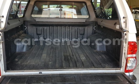 Buy Used Toyota Hilux White Car in Mbabane in Manzini Buy Used Toyota Hilux White Car in Mbabane in Manzini