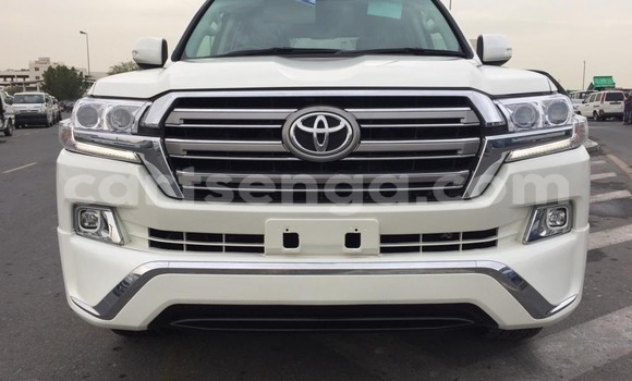 Buy Used Toyota Land Cruiser White Car in Big Bend in Lubombo Buy Used Toyota Land Cruiser White Car in Big Bend in Lubombo