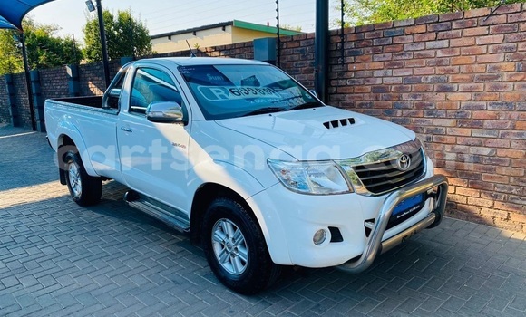 Buy Used Toyota Hilux White Car in Mbabane in Manzini Buy Used Toyota Hilux White Car in Mbabane in Manzini