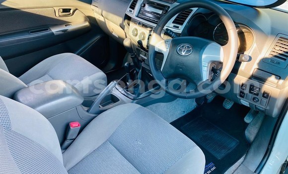 Buy Used Toyota Hilux White Car in Mbabane in Manzini Buy Used Toyota Hilux White Car in Mbabane in Manzini