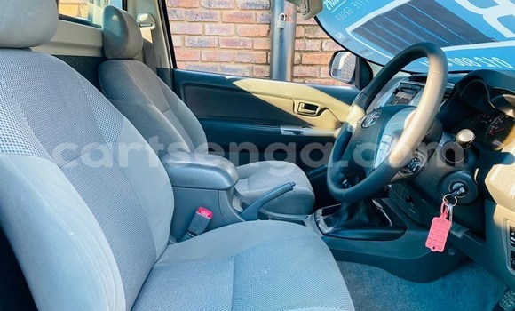 Buy Used Toyota Hilux White Car in Mbabane in Manzini Buy Used Toyota Hilux White Car in Mbabane in Manzini