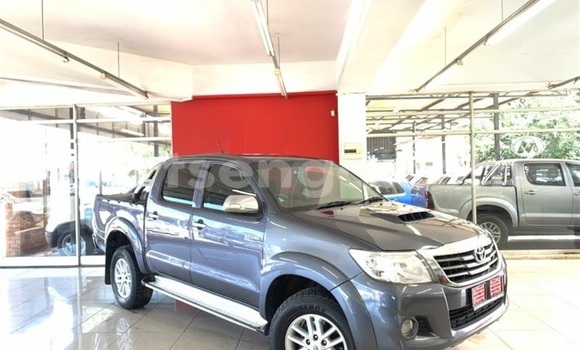 Buy Used Toyota Hilux Silver Car in Mbabane in Manzini Buy Used Toyota Hilux Silver Car in Mbabane in Manzini