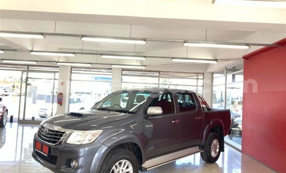 Buy Used Toyota Hilux Silver Car in Mbabane in Manzini Buy Used Toyota Hilux Silver Car in Mbabane in Manzini