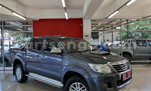 Buy Used Toyota Hilux Silver Car in Mbabane in Manzini Buy Used Toyota Hilux Silver Car in Mbabane in Manzini