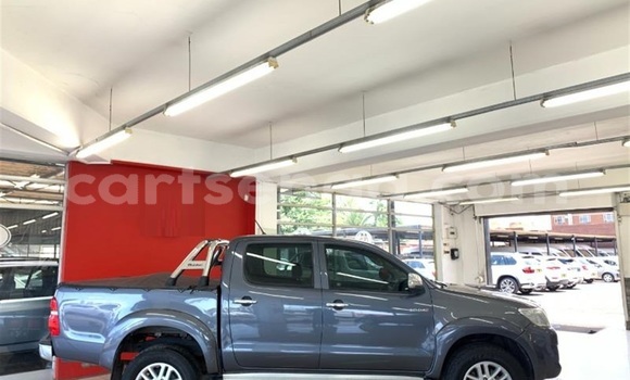 Buy Used Toyota Hilux Silver Car in Mbabane in Manzini Buy Used Toyota Hilux Silver Car in Mbabane in Manzini
