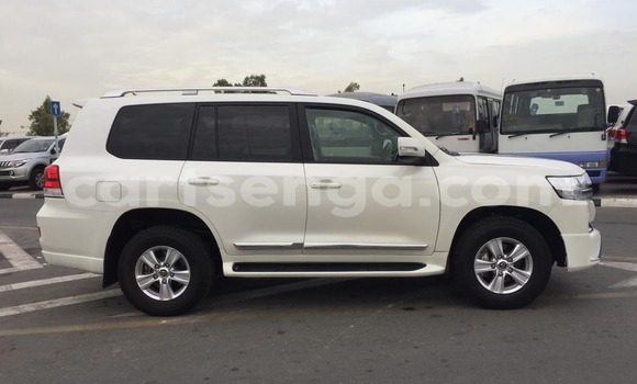 Buy Used Toyota Land Cruiser White Car in Big Bend in Lubombo Buy Used Toyota Land Cruiser White Car in Big Bend in Lubombo