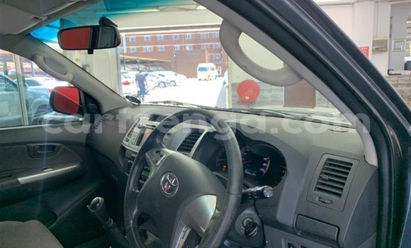 Buy Used Toyota Hilux Silver Car in Mbabane in Manzini Buy Used Toyota Hilux Silver Car in Mbabane in Manzini