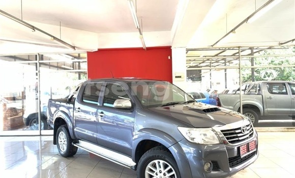 Buy Used Toyota Hilux Silver Car in Mbabane in Manzini Buy Used Toyota Hilux Silver Car in Mbabane in Manzini