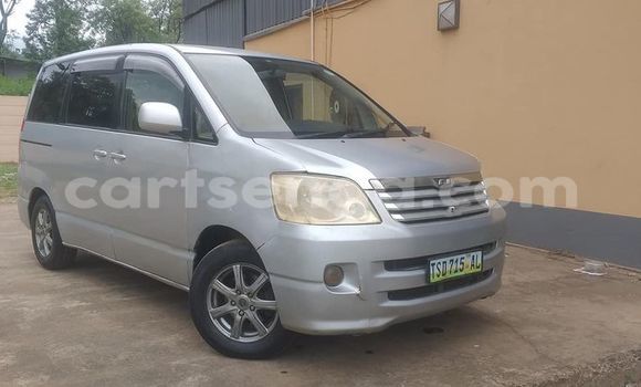 Acheter Occasion Voiture Toyota Noah Gris à Bhunya, Manzini