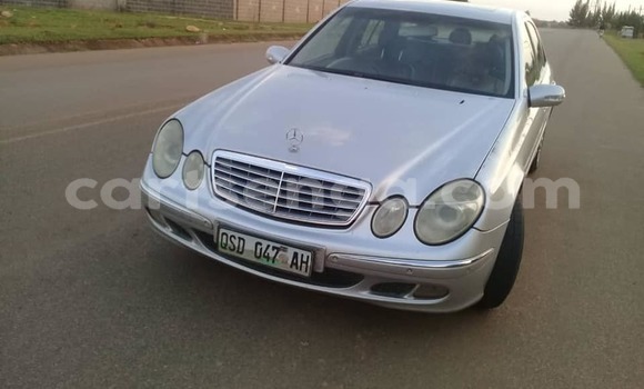 Acheter Occasion Voiture Mercedes‒Benz E–Class Gris à Bhunya, Manzini Acheter Occasion Voiture Mercedes‒Benz E–Class Gris à Bhunya, Manzini