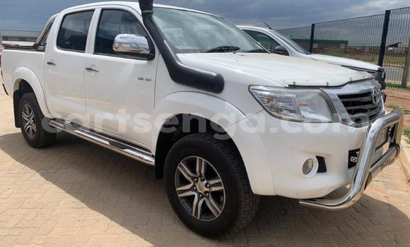 Acheter Occasion Voiture Toyota Hilux Blanc à Big Bend, Lubombo District Acheter Occasion Voiture Toyota Hilux Blanc à Big Bend, Lubombo District
