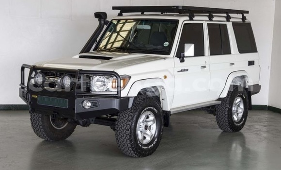 Buy Used Toyota Land Cruiser White Car in Mbabane in Manzini Buy Used Toyota Land Cruiser White Car in Mbabane in Manzini