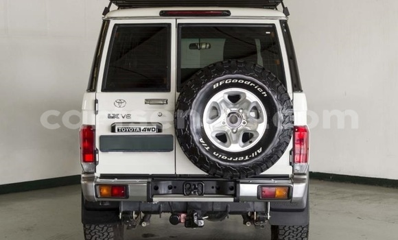 Buy Used Toyota Land Cruiser White Car in Mbabane in Manzini Buy Used Toyota Land Cruiser White Car in Mbabane in Manzini