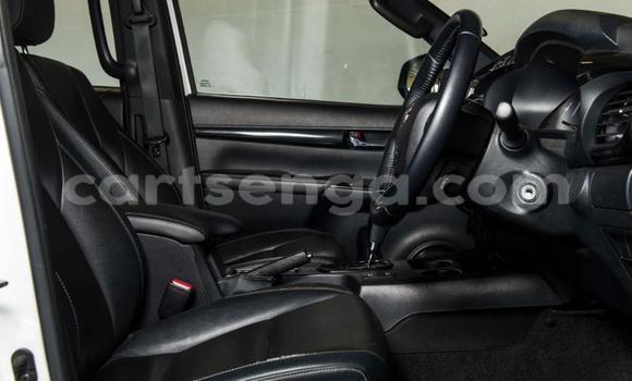 Buy Used Toyota Hilux White Car in Ezulwini in Hhohho Buy Used Toyota Hilux White Car in Ezulwini in Hhohho