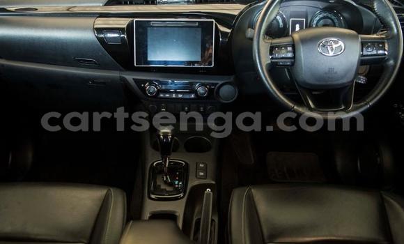 Buy Used Toyota Hilux White Car in Ezulwini in Hhohho Buy Used Toyota Hilux White Car in Ezulwini in Hhohho