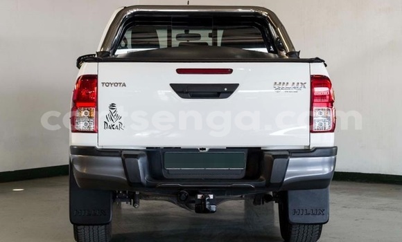 Buy Used Toyota Hilux White Car in Ezulwini in Hhohho Buy Used Toyota Hilux White Car in Ezulwini in Hhohho