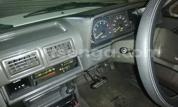 Nunua Ilio tumika Toyota Hilux White Gari ndani ya Manzini nchini Manzini Nunua Ilio tumika Toyota Hilux White Gari ndani ya Manzini nchini Manzini