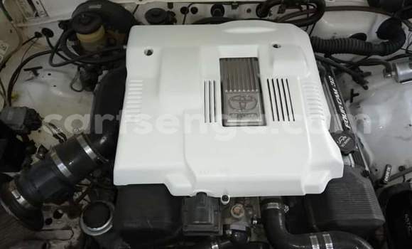 Nunua Ilio tumika Toyota Hilux White Gari ndani ya Manzini nchini Manzini Nunua Ilio tumika Toyota Hilux White Gari ndani ya Manzini nchini Manzini