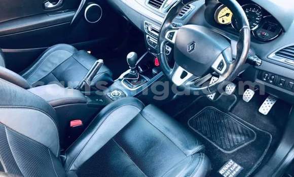 Nunua Ilio tumika Renault Megane RS Black Gari ndani ya Manzini nchini Manzini Nunua Ilio tumika Renault Megane RS Black Gari ndani ya Manzini nchini Manzini