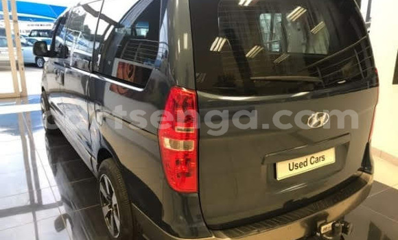 Nunua Ilio tumika Hyundai H1 Silver Gari ndani ya Manzini nchini Manzini Nunua Ilio tumika Hyundai H1 Silver Gari ndani ya Manzini nchini Manzini