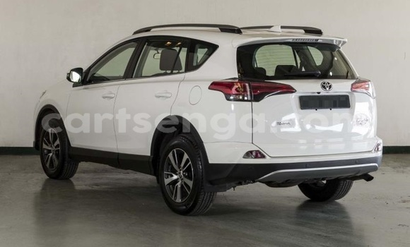 Acheter Occasion Voiture Toyota RAV4 Blanc à Mbabane, Manzini Acheter Occasion Voiture Toyota RAV4 Blanc à Mbabane, Manzini
