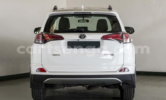 Acheter Occasion Voiture Toyota RAV4 Blanc à Mbabane, Manzini Acheter Occasion Voiture Toyota RAV4 Blanc à Mbabane, Manzini