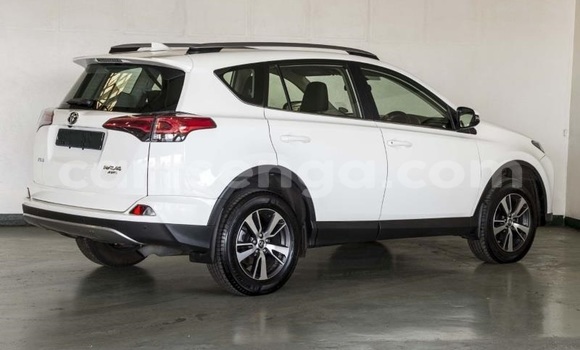 Acheter Occasion Voiture Toyota RAV4 Blanc à Mbabane, Manzini Acheter Occasion Voiture Toyota RAV4 Blanc à Mbabane, Manzini