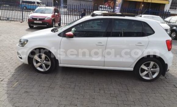 Acheter Occasion Voiture Volkswagen Polo Blanc à Hlatikulu, Shiselweni District Acheter Occasion Voiture Volkswagen Polo Blanc à Hlatikulu, Shiselweni District