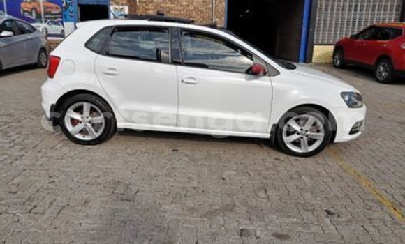 Acheter Occasion Voiture Volkswagen Polo Blanc à Hlatikulu, Shiselweni District Acheter Occasion Voiture Volkswagen Polo Blanc à Hlatikulu, Shiselweni District