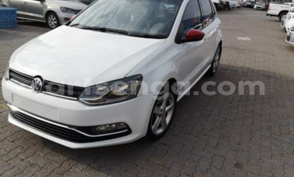 Acheter Occasion Voiture Volkswagen Polo Blanc à Hlatikulu, Shiselweni District Acheter Occasion Voiture Volkswagen Polo Blanc à Hlatikulu, Shiselweni District