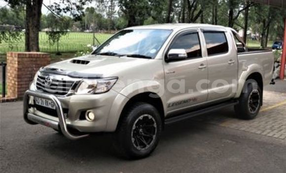 Acheter Occasion Voiture Toyota Hilux Rouge à Hlatikulu, Shiselweni District Acheter Occasion Voiture Toyota Hilux Rouge à Hlatikulu, Shiselweni District