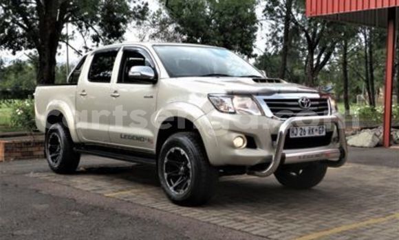 Acheter Occasion Voiture Toyota Hilux Rouge à Hlatikulu, Shiselweni District Acheter Occasion Voiture Toyota Hilux Rouge à Hlatikulu, Shiselweni District