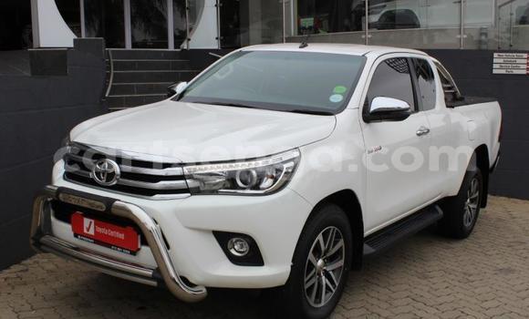 Buy Used Toyota Hilux White Car in Ezulwini in Hhohho Buy Used Toyota Hilux White Car in Ezulwini in Hhohho
