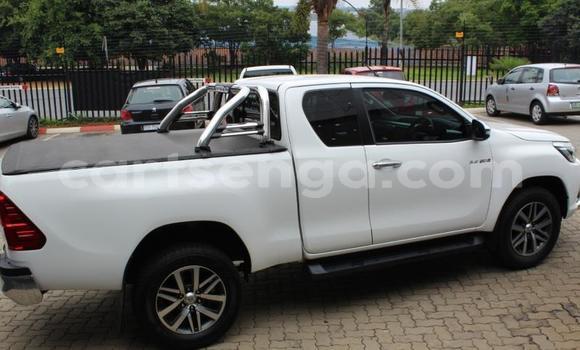 Acheter Occasion Voiture Toyota Hilux Blanc à Ezulwini, Hhohho Acheter Occasion Voiture Toyota Hilux Blanc à Ezulwini, Hhohho