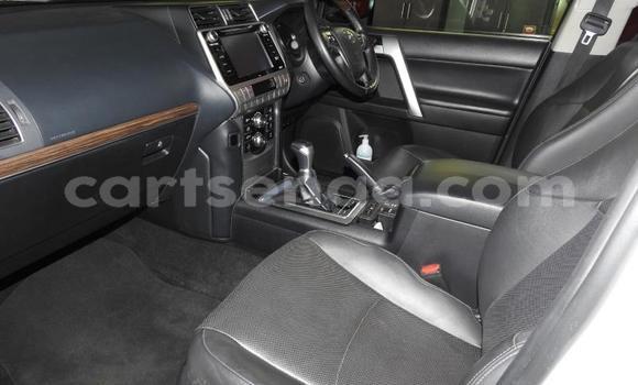 Acheter Occasion Voiture Toyota Land Cruiser Prado Blanc à Ezulwini, Hhohho Acheter Occasion Voiture Toyota Land Cruiser Prado Blanc à Ezulwini, Hhohho