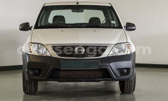 Buy Used Nissan NP 300 White Car in Ezulwini in Hhohho Buy Used Nissan NP 300 White Car in Ezulwini in Hhohho