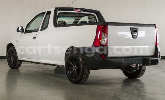 Buy Used Nissan NP 300 White Car in Ezulwini in Hhohho Buy Used Nissan NP 300 White Car in Ezulwini in Hhohho